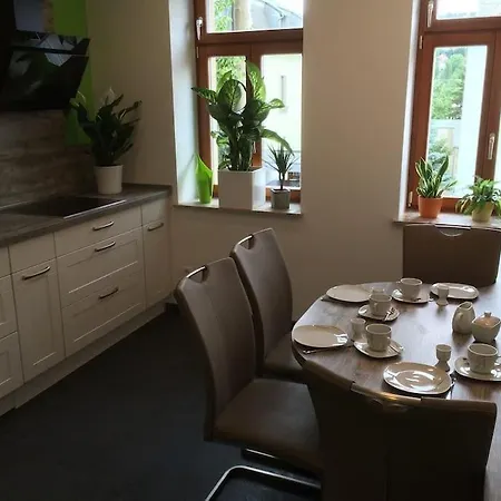 Harmonie-obergeschoss - 2x Schlafzimmer Kamin Playstation Grosser Balkon Apartment *