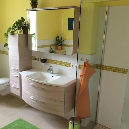Harmonie-obergeschoss - 2x Schlafzimmer Kamin Playstation Grosser Balkon