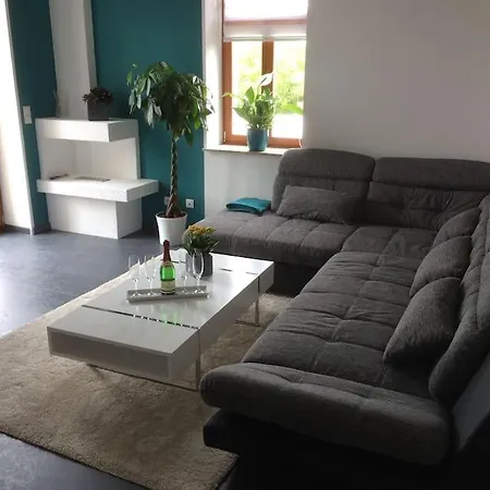 Harmonie-obergeschoss - 2x Schlafzimmer Kamin Playstation Grosser Balkon *